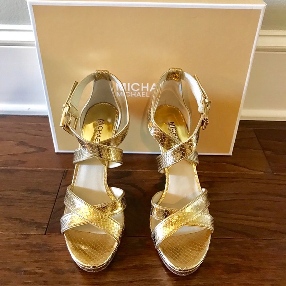Michael Kors Evie Platform Gold High Heel Shoe - Picture 1 of 5